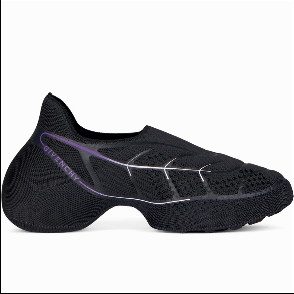 Brand: Givenchy
Size: 8US / 38EU
Color: BLACK/ PURPLE
Condition: Excellent